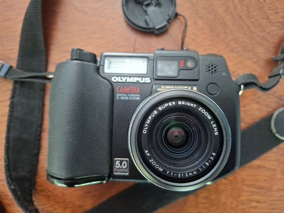 Olympus C-5050 Zoom Digitale Camera met Accessoires, Accu, Gebruikt, Ingebouwde flitser, Ophalen of Verzenden