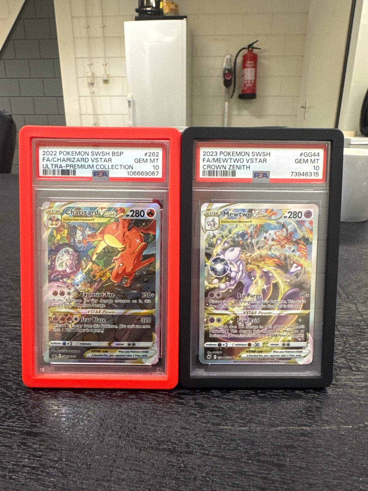 PSA 10 Charizard VSTAR & Mewtwo VSTAR Pokémon kaarten, Ophalen of Verzenden, Nieuw, Meerdere kaarten