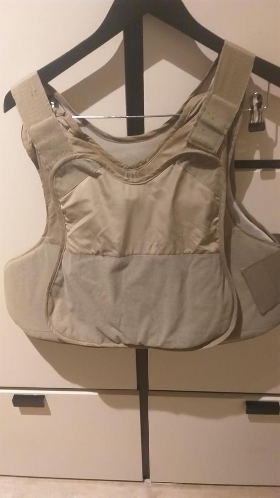 Zandkleurig kogelwerend vest - Militair, Ophalen of Verzenden, Overige soorten, Overige gebieden, Kleding of Schoenen