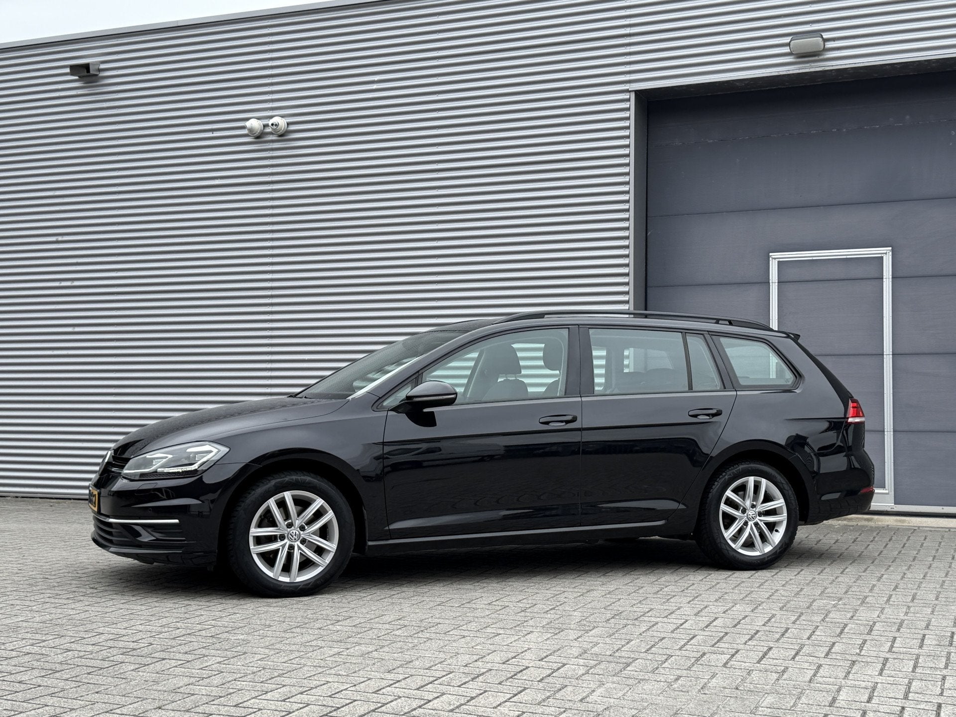 Volkswagen Golf Variant 1.4 TSI Comfortline Business I Autom, Gebruikt, 4 cilinders, Alcantara, Zwart