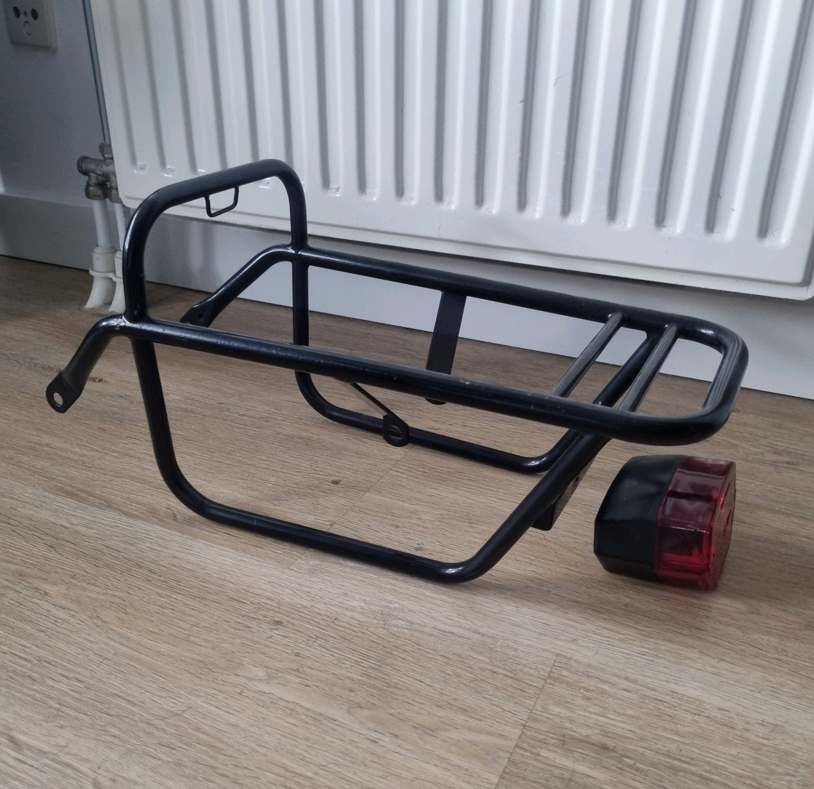 Tomos A3 Achterdrager Bagagedrager met Achterlicht, Fietsen en Brommers, Ophalen of Verzenden, Gebruikt, Overige typen, Tomos