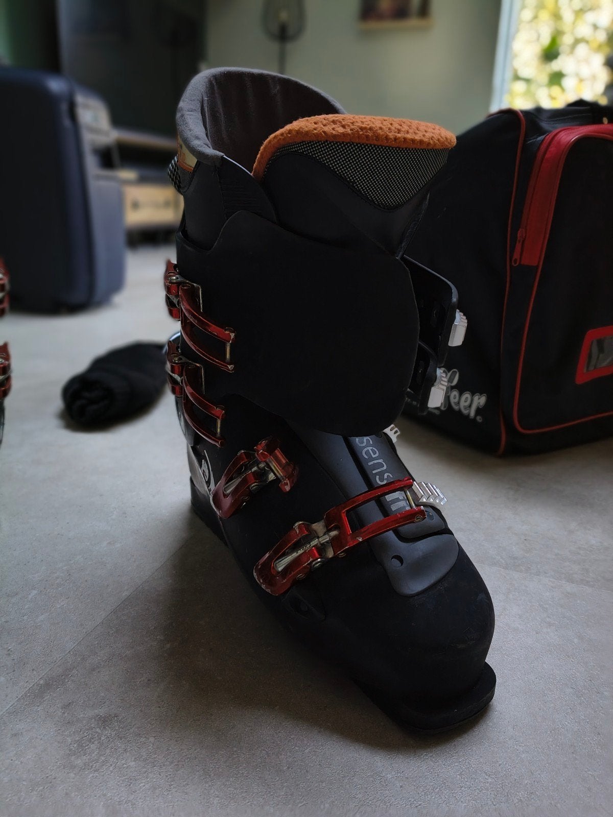 Salomon Sensifit skischoenen (46/47) met tas, sokken en bril, Ophalen, Gebruikt, Schoenen, Salomon
