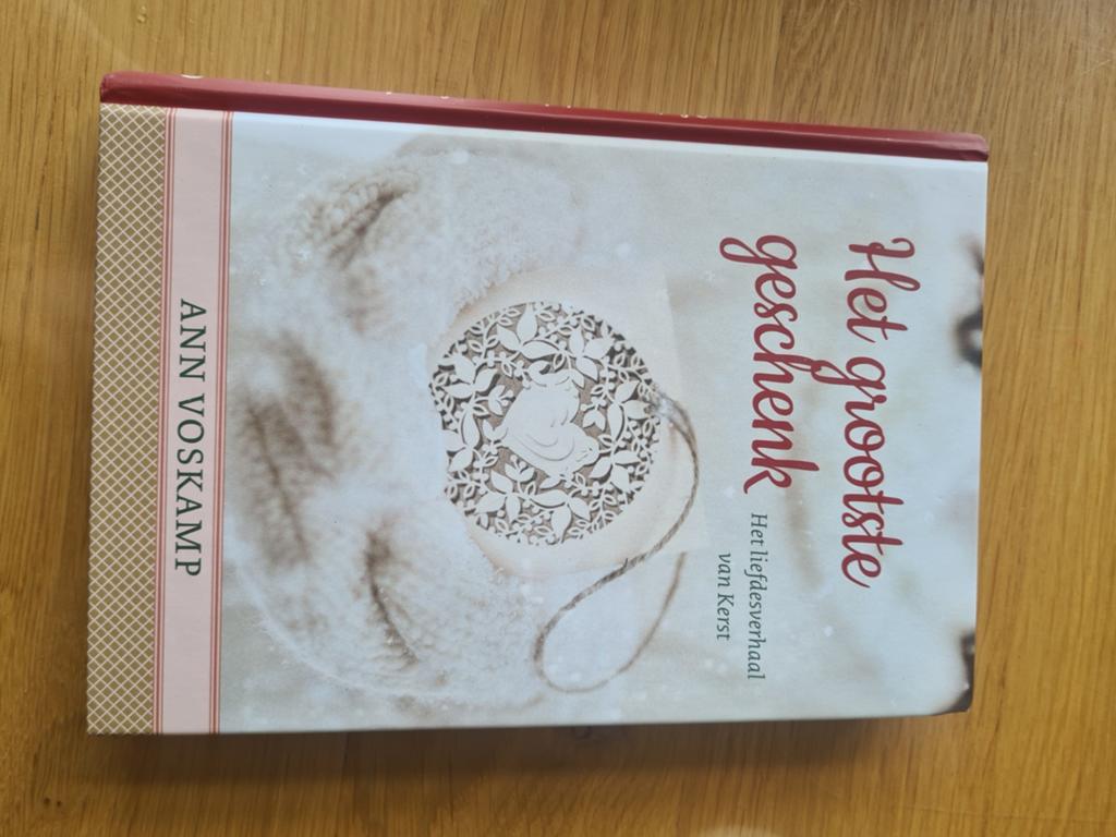 Het grootste geschenk - Ann Voskamp (Zo goed als nieuw), Boeken, Ophalen of Verzenden, Zo goed als nieuw, Ann Voskamp