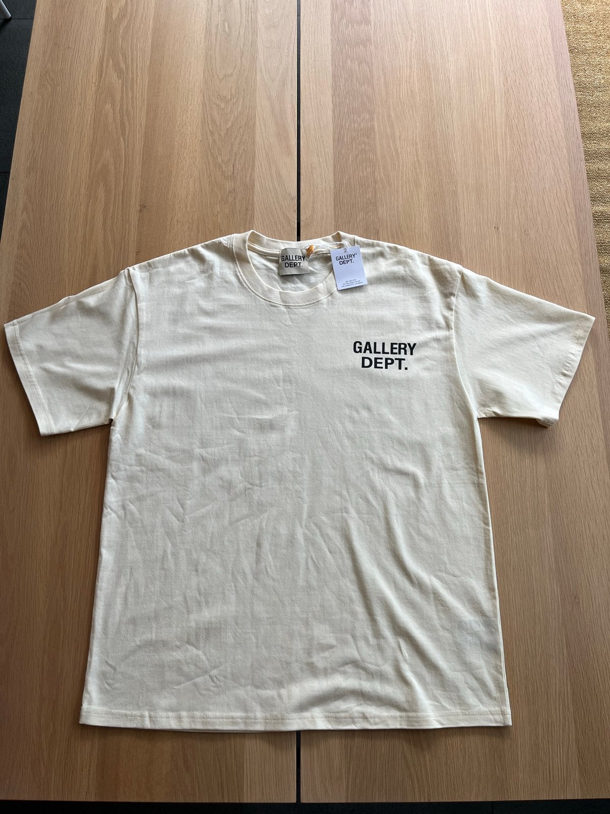 Gallery Dept. T-shirt - Nieuw met labels, Ophalen of Verzenden, Nieuw, Maat 52/54 (L), Beige