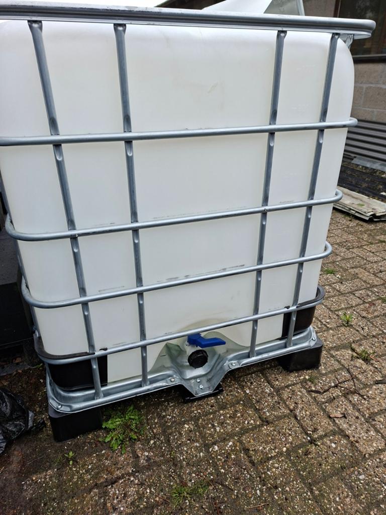 Gebruikte ibc. Met kraan. Ophalen., 150 liter of meer, Ophalen of Verzenden, Gebruikt