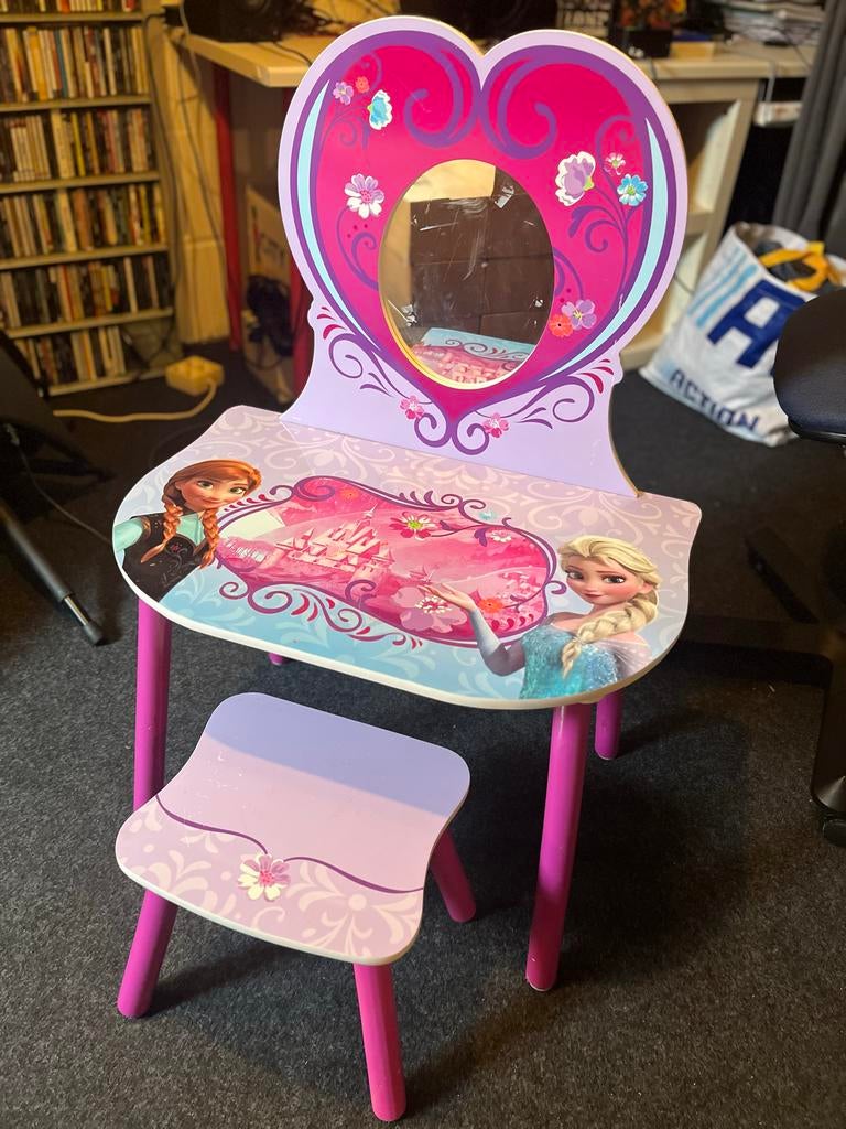 Kinderkaptafel Frozen Elsa met krukje en spiegel, Kinderen en Baby's, Kinderkamer | Tafels en Stoelen, Ophalen, Gebruikt, Tafel(s) en Stoel(en)