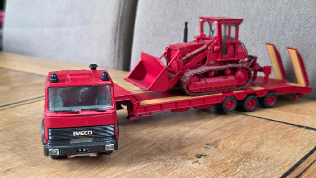 OLD CARS Iveco 190 model vrachtwagen +  Fiat Allis tractor, Ophalen of Verzenden, Gebruikt, Bus of Vrachtwagen, Overige merken