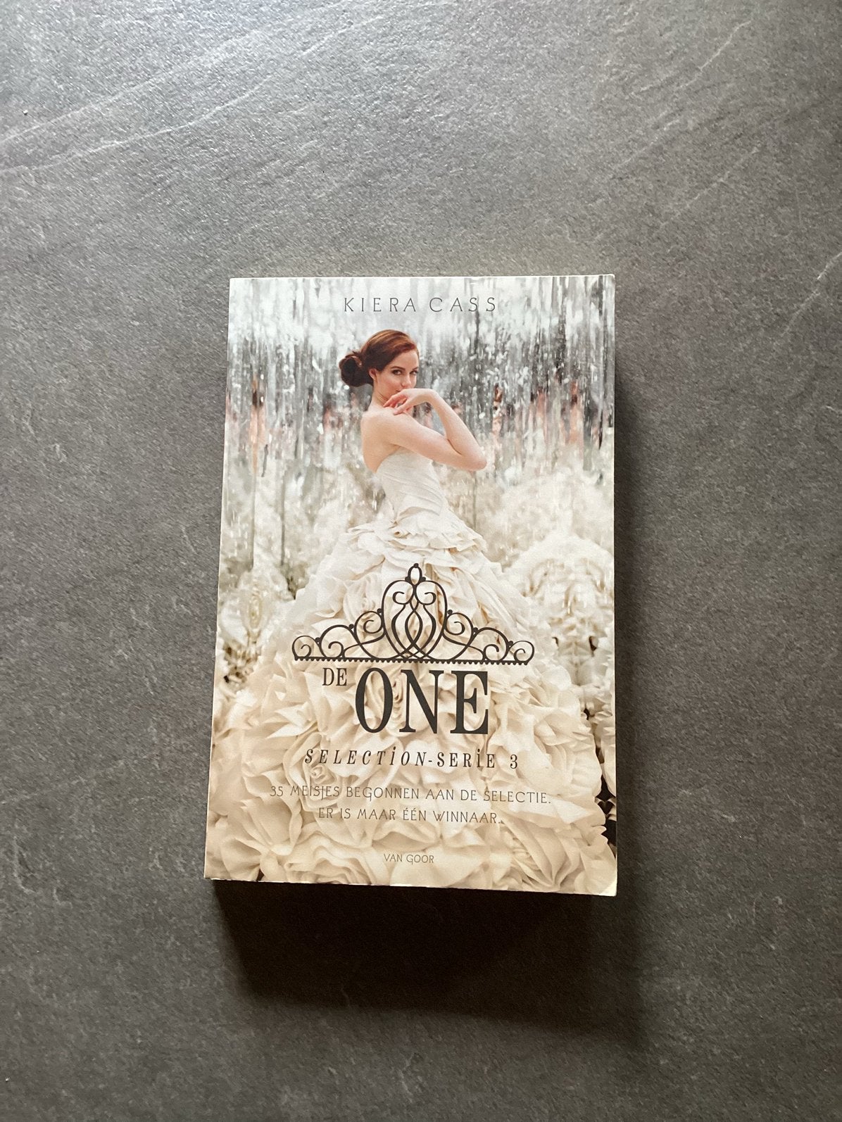 De One Selection serie 3 van Kiera Cass, Ophalen of Verzenden, Zo goed als nieuw