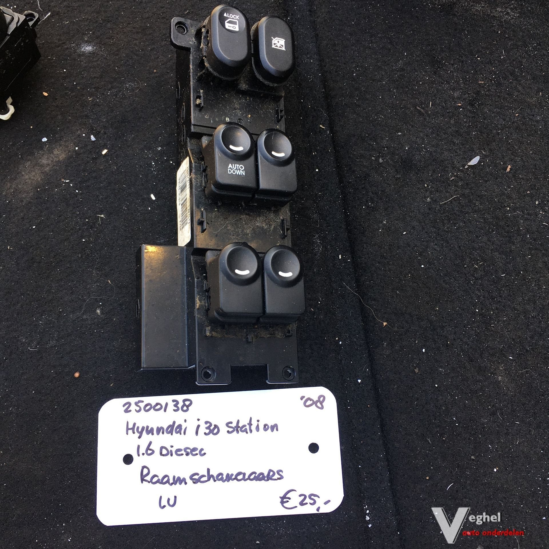 Hyundai i30 CW Station 1.6 Diesel 2008 2500138  Raamschakela