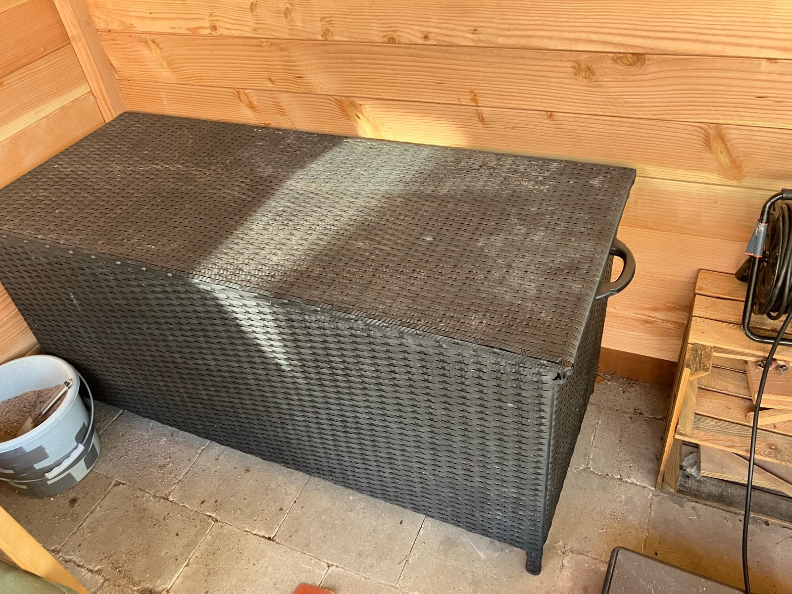 Grote opbergbox van kunststof, ideaal voor buiten, Huis en Inrichting, Woonaccessoires | Kisten, Ophalen, Kunststof, Gebruikt