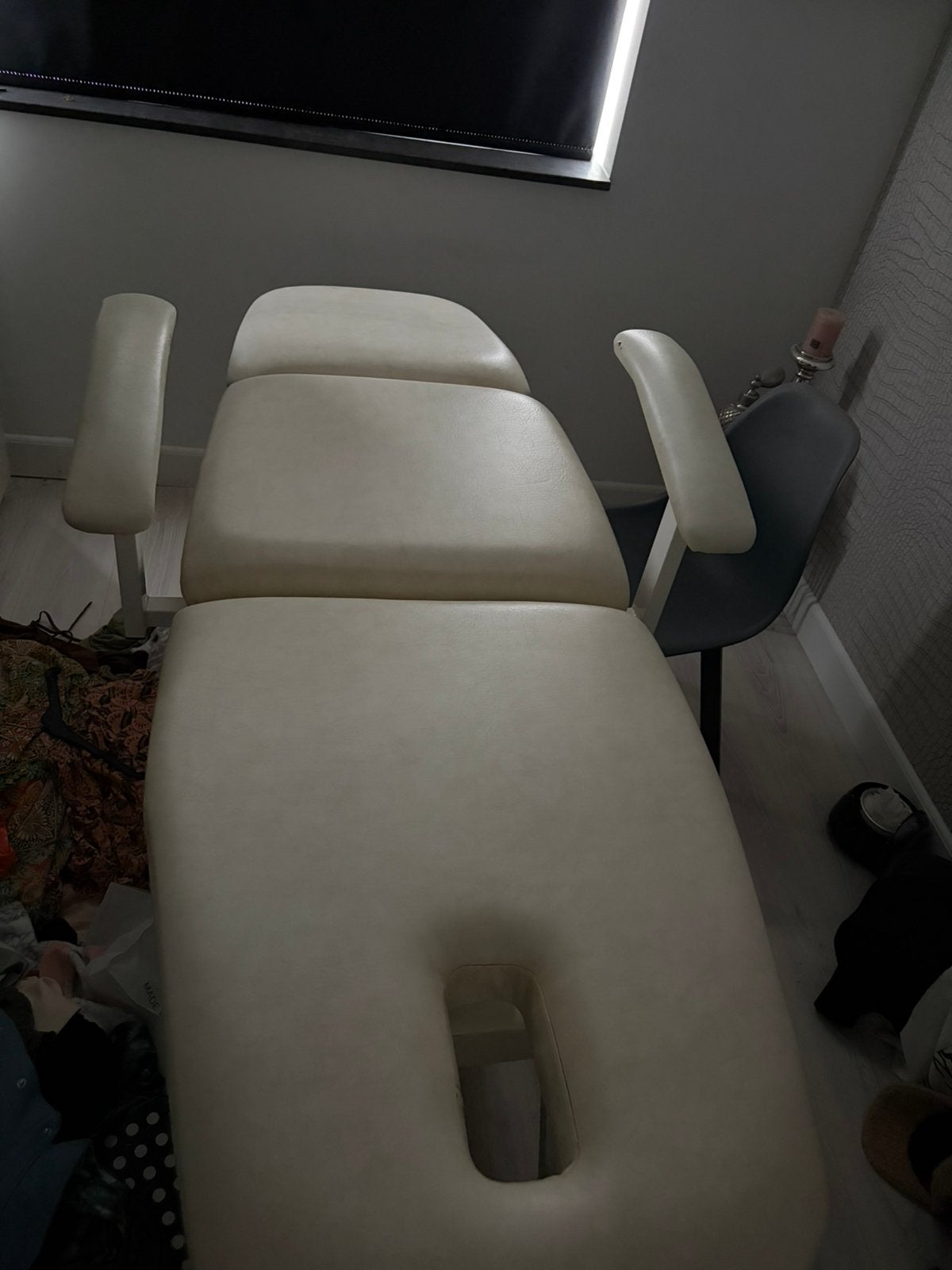 Professionele behandel-/massagetafel te koop, Ophalen, Zo goed als nieuw, Massagetafel