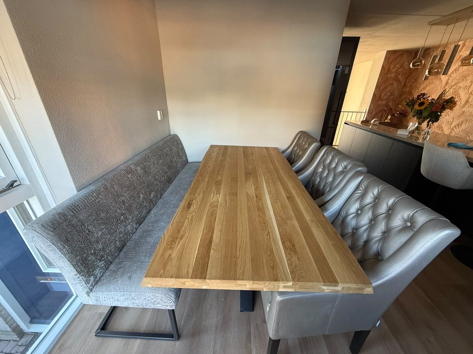 Eikenhouten eettafel, zwarte stalen poot, 3 stoelen en bank., Gebruikt, 100 tot 150 cm, Eikenhout, Ophalen of Verzenden