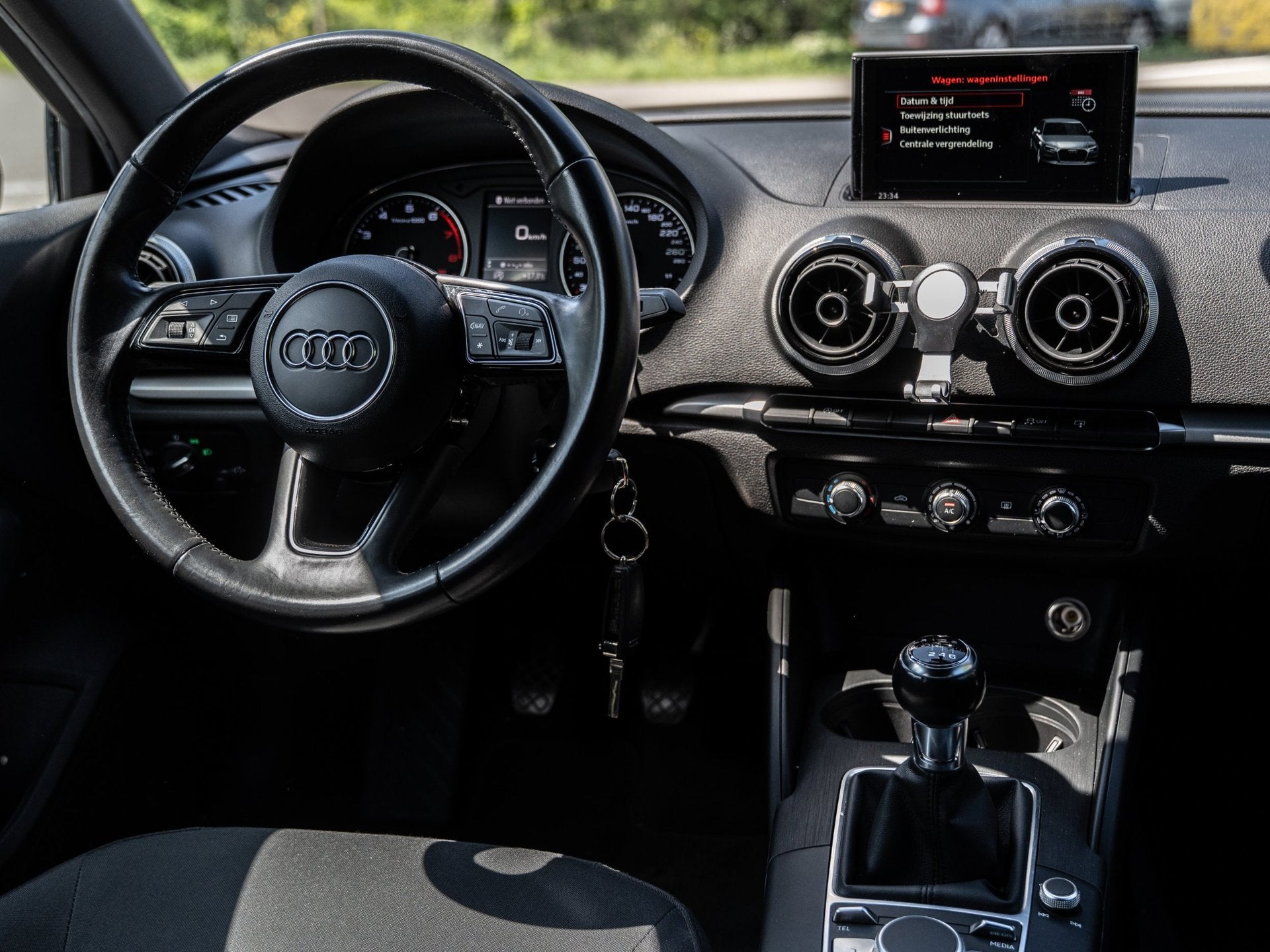 Audi A3 Limousine 1.4 TFSI CoD - ORG NL - CLIMATE CONTR - PA, Voorwielaandrijving, Gebruikt, 4 cilinders, Origineel Nederlands