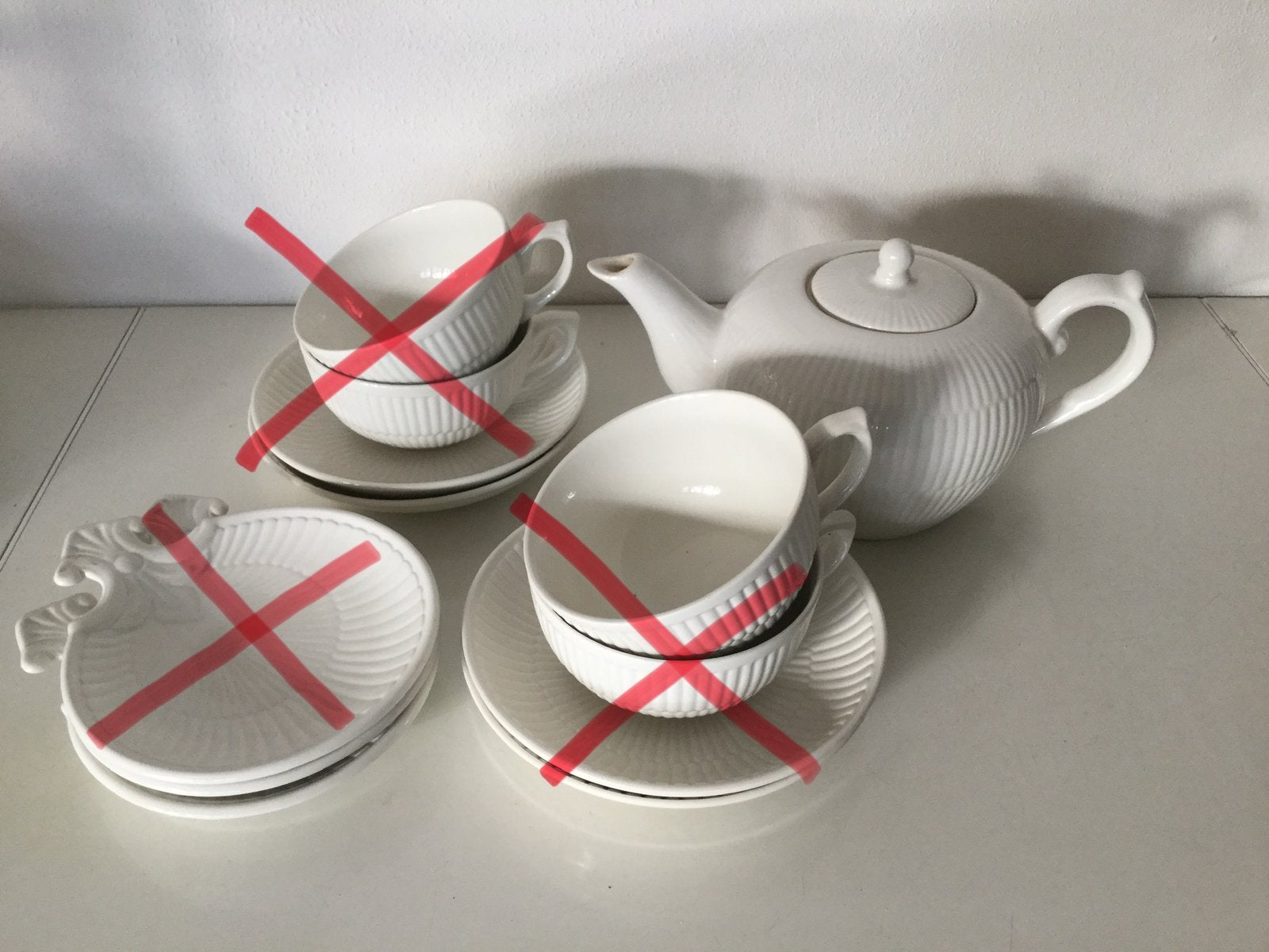 Theepot, schaaltjes ROYAL BOCH, bordje ROYAL STAFFORD, Ophalen of Verzenden, Zo goed als nieuw, Bord(en), Overige stijlen