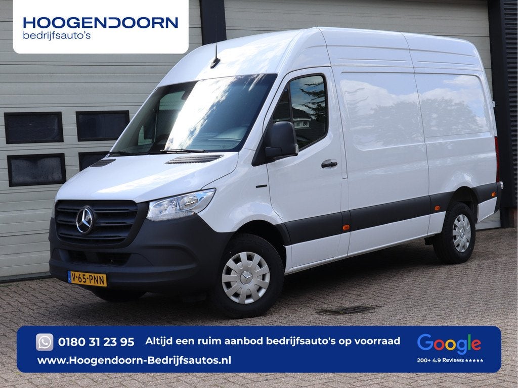 Mercedes-Benz eSprinter 320 81kWh L2H2 - Trekhaak - Cruise -, Auto's, Bestelauto's, Automaat, Gebruikt, Zwart, 2000 kg