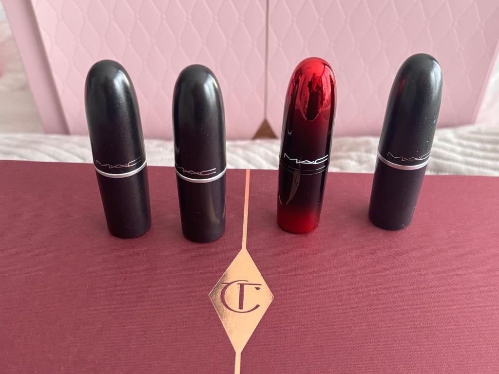 4 x MAC Lipstick Ruby Woo Mocha You’re My Flame Effortless, Nieuw, Ophalen of Verzenden, Make-up, Overige kleuren