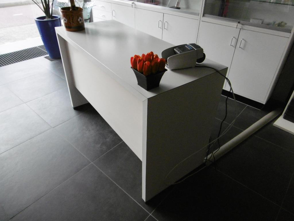 toonbank, Overige materialen, Gebruikt, 75 cm of meer, 60 cm of meer
