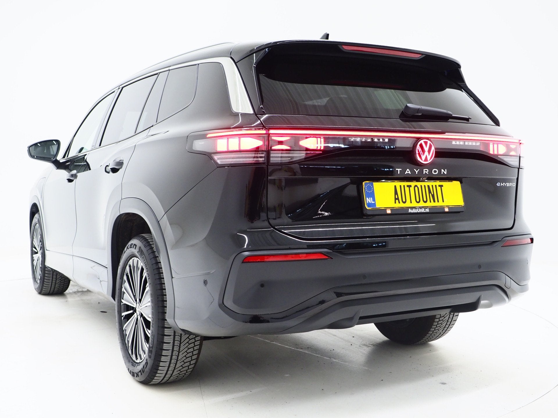 Volkswagen Tayron 1.5 eHybrid Elegance | Leder/Alcantara | M, Auto's, Zwart, 4 cilinders, Zwart, Plug-in hybride