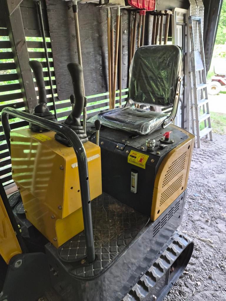 YT12 Mini Graafmachine met dakje en diverse grijpers, Zakelijke goederen, Machines en Bouw | Kranen en Graafmachines, Ophalen