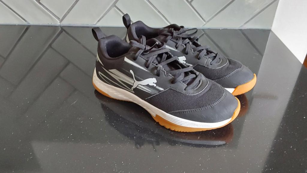 Mooie Puma sneaker maat 38.5, Kinderen en Baby's, Kinderkleding | Schoenen en Sokken, Sportschoenen, Puma, Ophalen of Verzenden