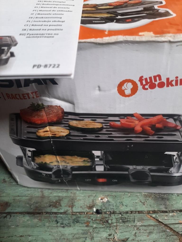 Tristar Raclette Grill 3-in-1 - PD-8722, Witgoed en Apparatuur, Gourmetstellen, Ophalen of Verzenden, Nieuw, Minder dan 4 personen