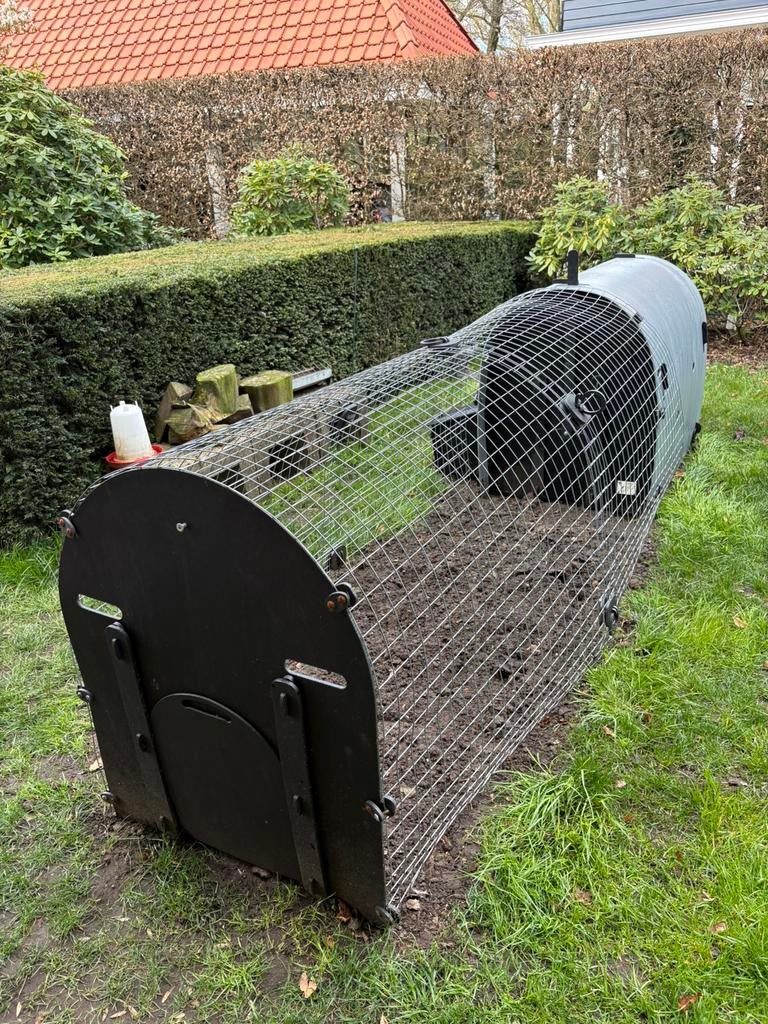 Kunststoffen kippenhok, Ophalen, Gebruikt