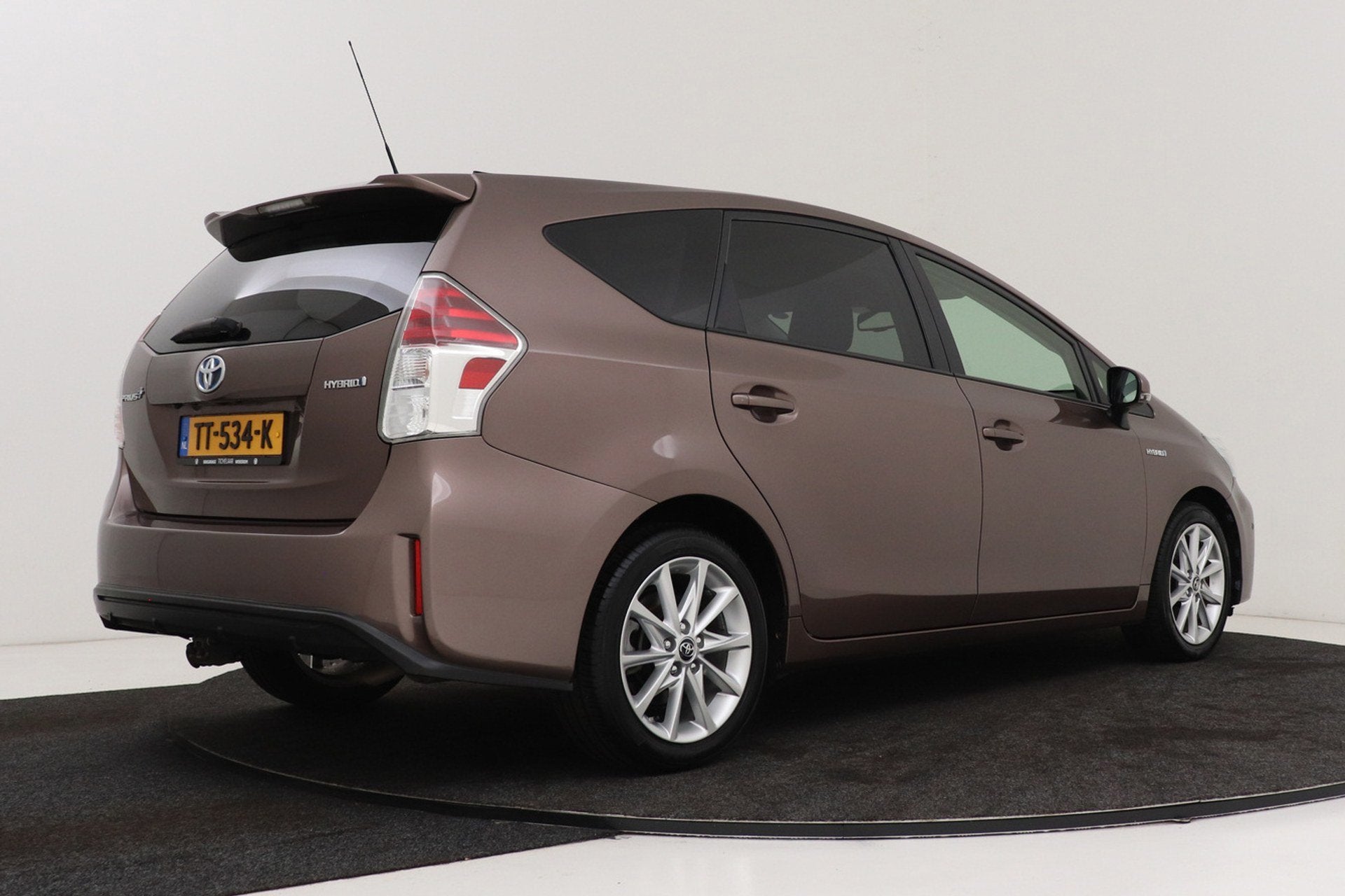 Toyota Prius + 1.8 Executive 7P | Org NL | Trekhaak | Panora, Auto's, 136 pk, Gebruikt, 4 cilinders, Bruin