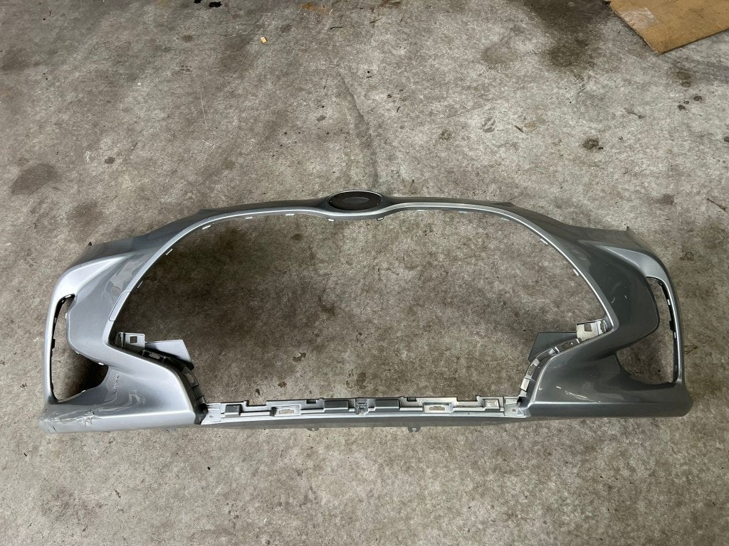 voorbumper yaris xp210 pdc 52119-0da00 vanaf 2020-2023, Auto-onderdelen, Toyota, Info@toyota.com, Toyota, Gebruikt