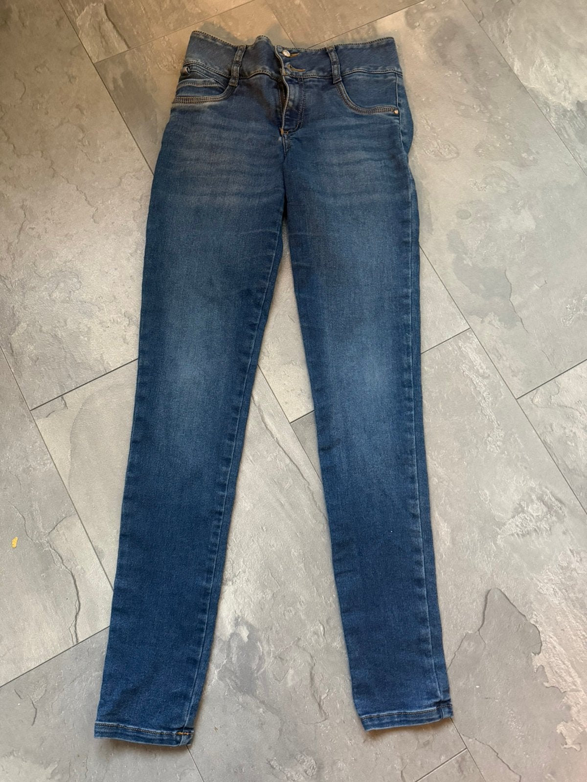 Mooie jeans van studio F maat XS., Ophalen of Verzenden, Zo goed als nieuw, Blauw, W27 (confectie 34) of kleiner