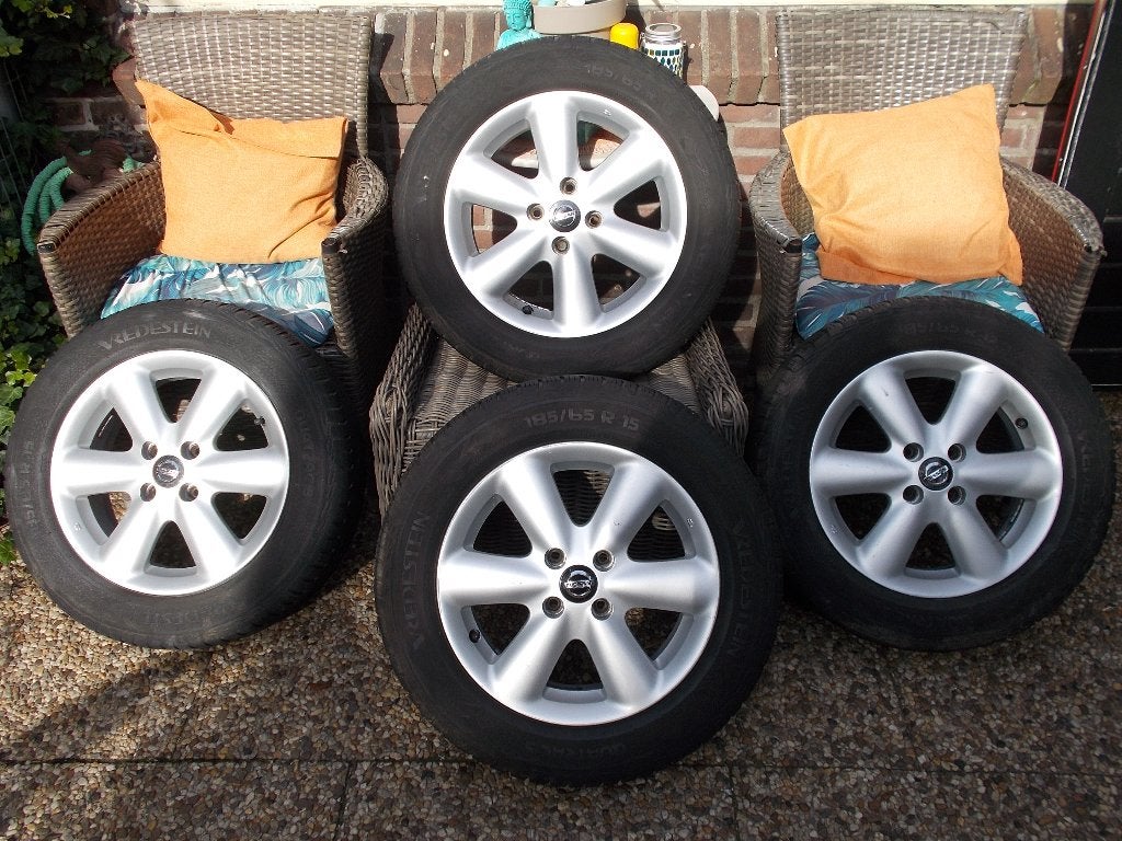 NISSAN MICRA VELGEN MET ALL SEASON BANDEN, Auto-onderdelen, Ophalen, 15 inch, Banden en Velgen, 185 mm