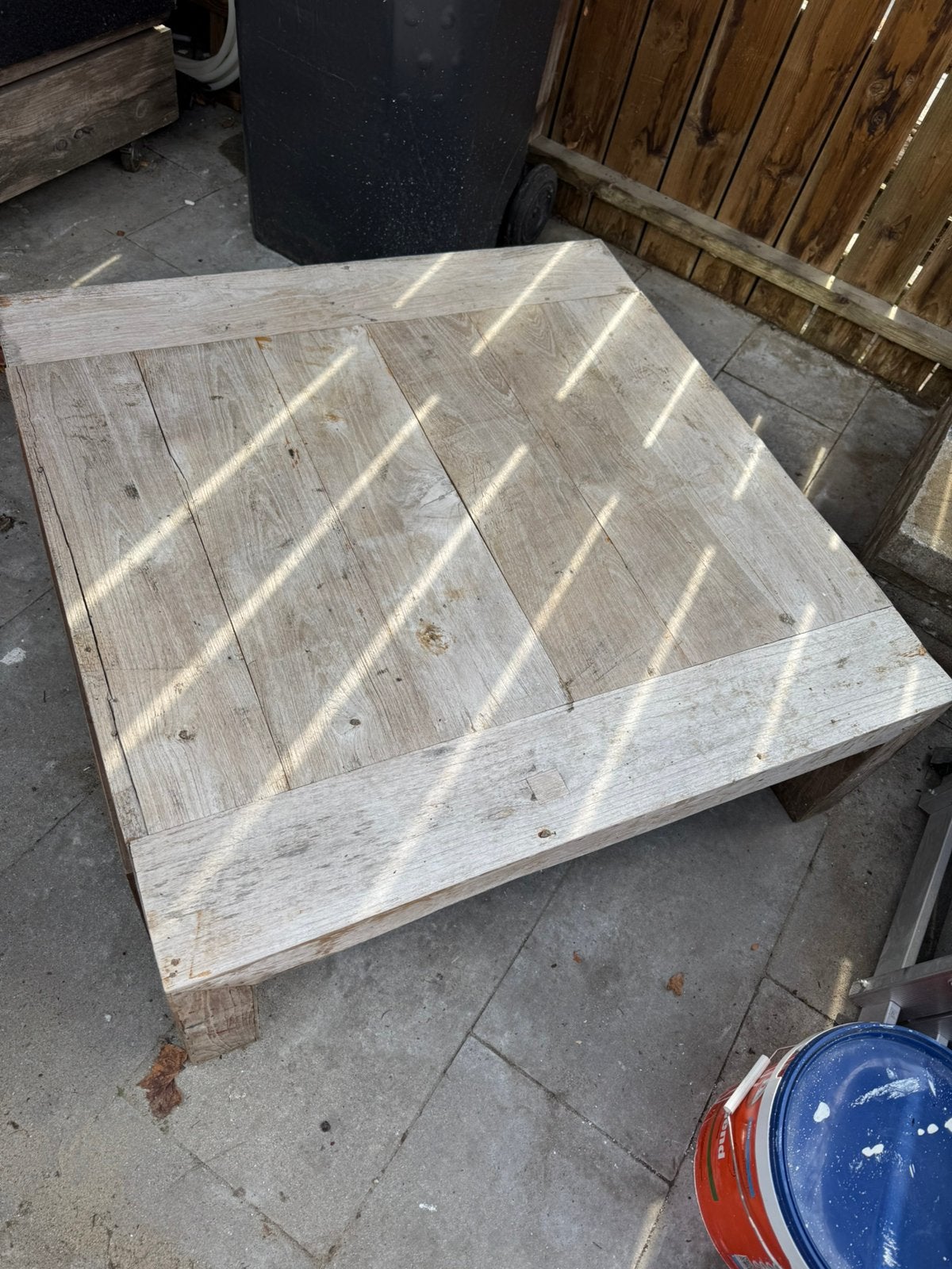 GRATIS! Tuintafels met lades, Tuin en Terras, Ophalen, Zo goed als nieuw