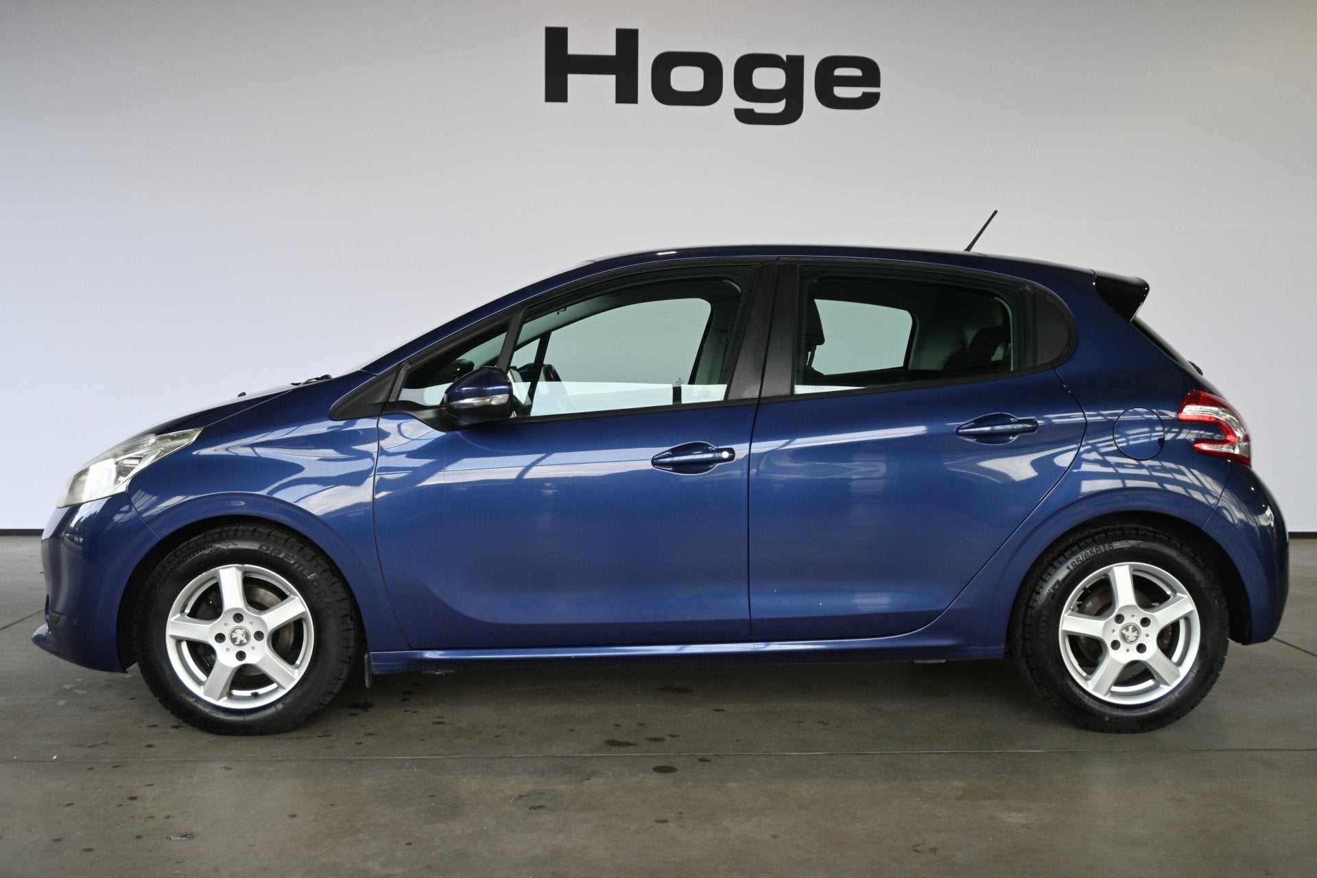 Peugeot 208 1.6 e-HDi Active Clima Cruise control Trekhaak N, Auto's, Voorwielaandrijving, Euro 5, Stof, Gebruikt