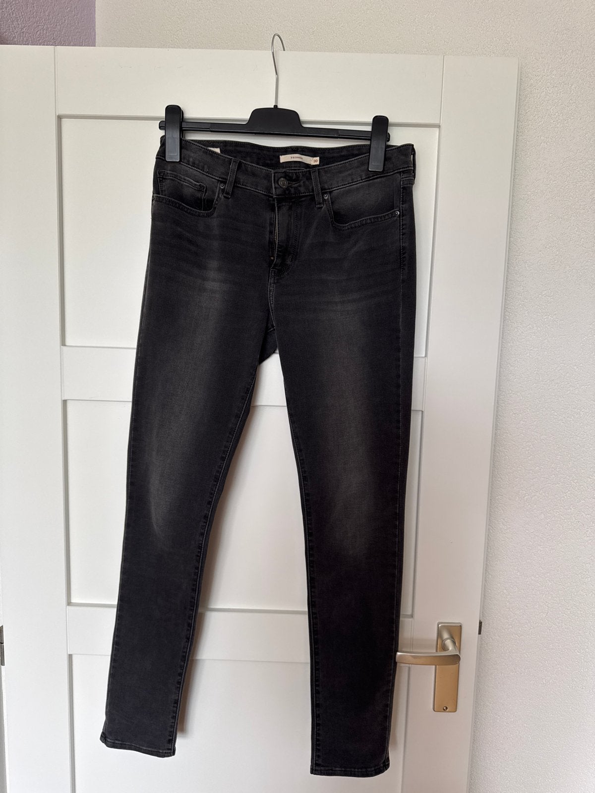 Nieuwe Levi's 711 Skinny Jeans W30 (confectie 38/40) Zwart, Kleding | Dames, Ophalen of Verzenden, Nieuw, Zwart, W30 - W32 (confectie 38/40)