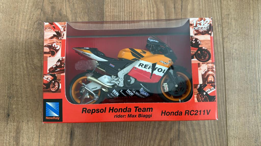 Repsol honda team honda rc211v max biaggy new ray 1:12, Overige merken, Nieuw, Ophalen of Verzenden, Groter dan 1:32