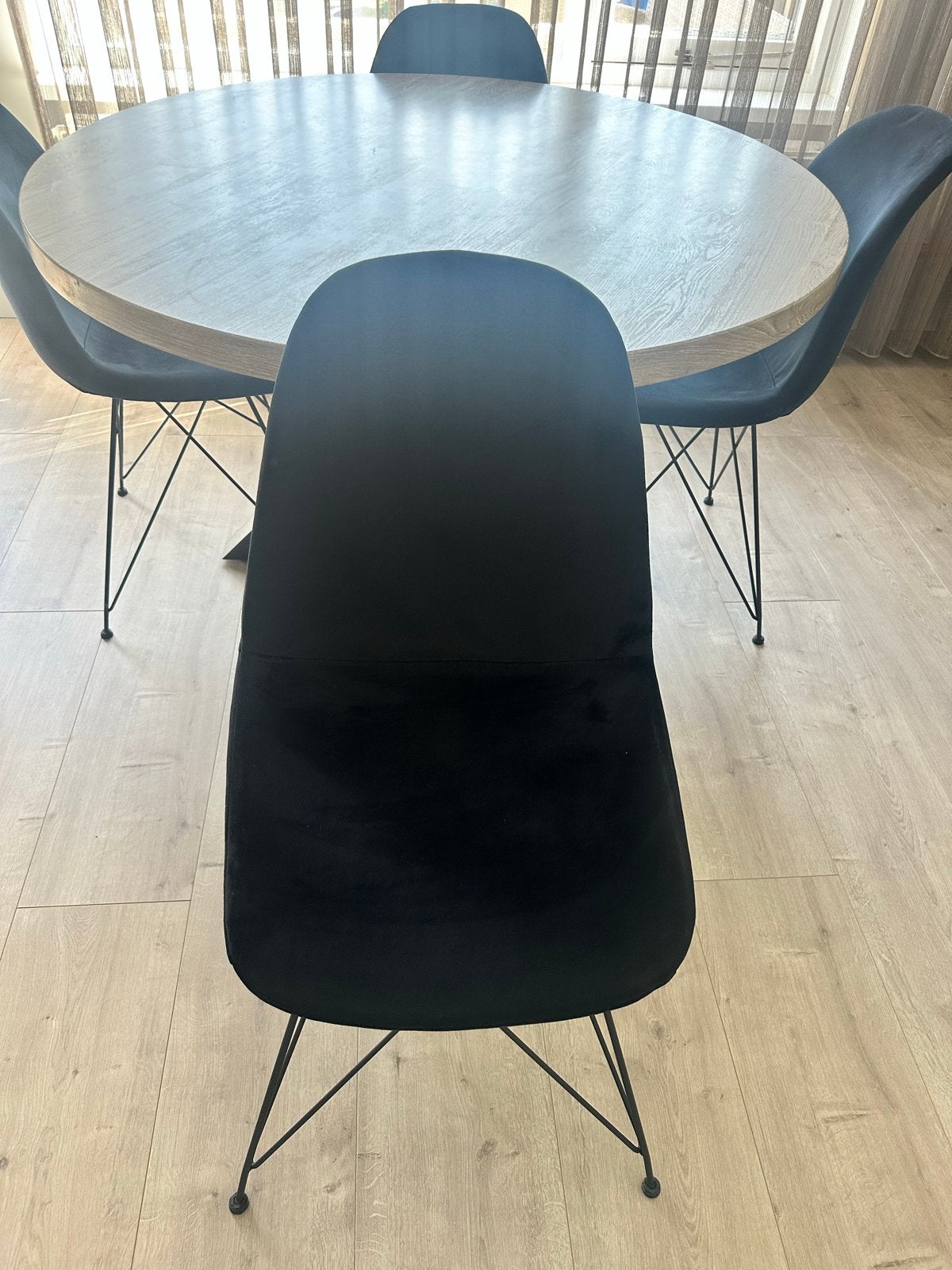 Set van 4 zwarte velours eetkamerstoelen, Huis en Inrichting, Stoelen, Ophalen, Zwart, Zo goed als nieuw, Vier