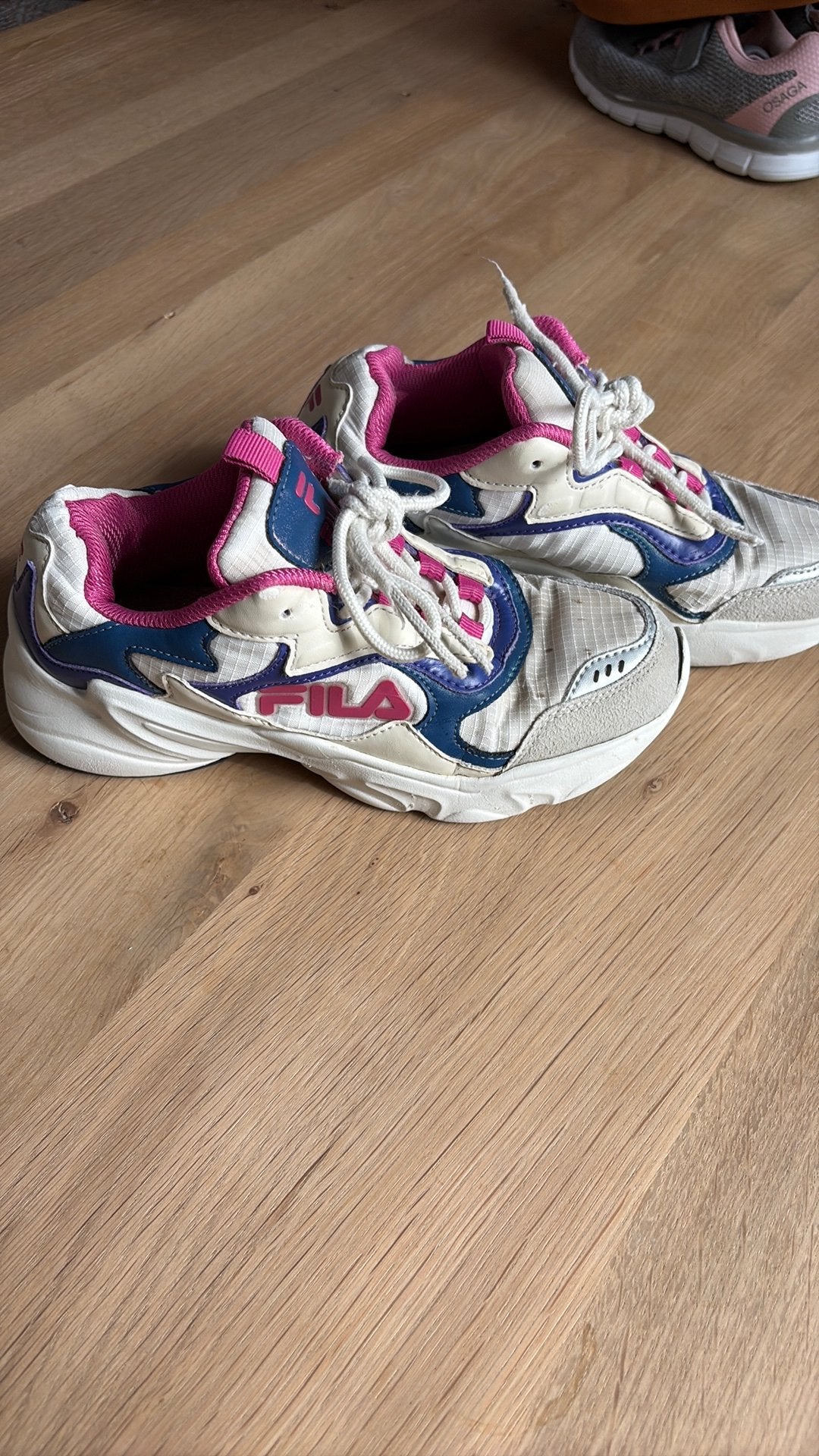 Fila schoenen meisjes roze maat 35, Ophalen, Zo goed als nieuw