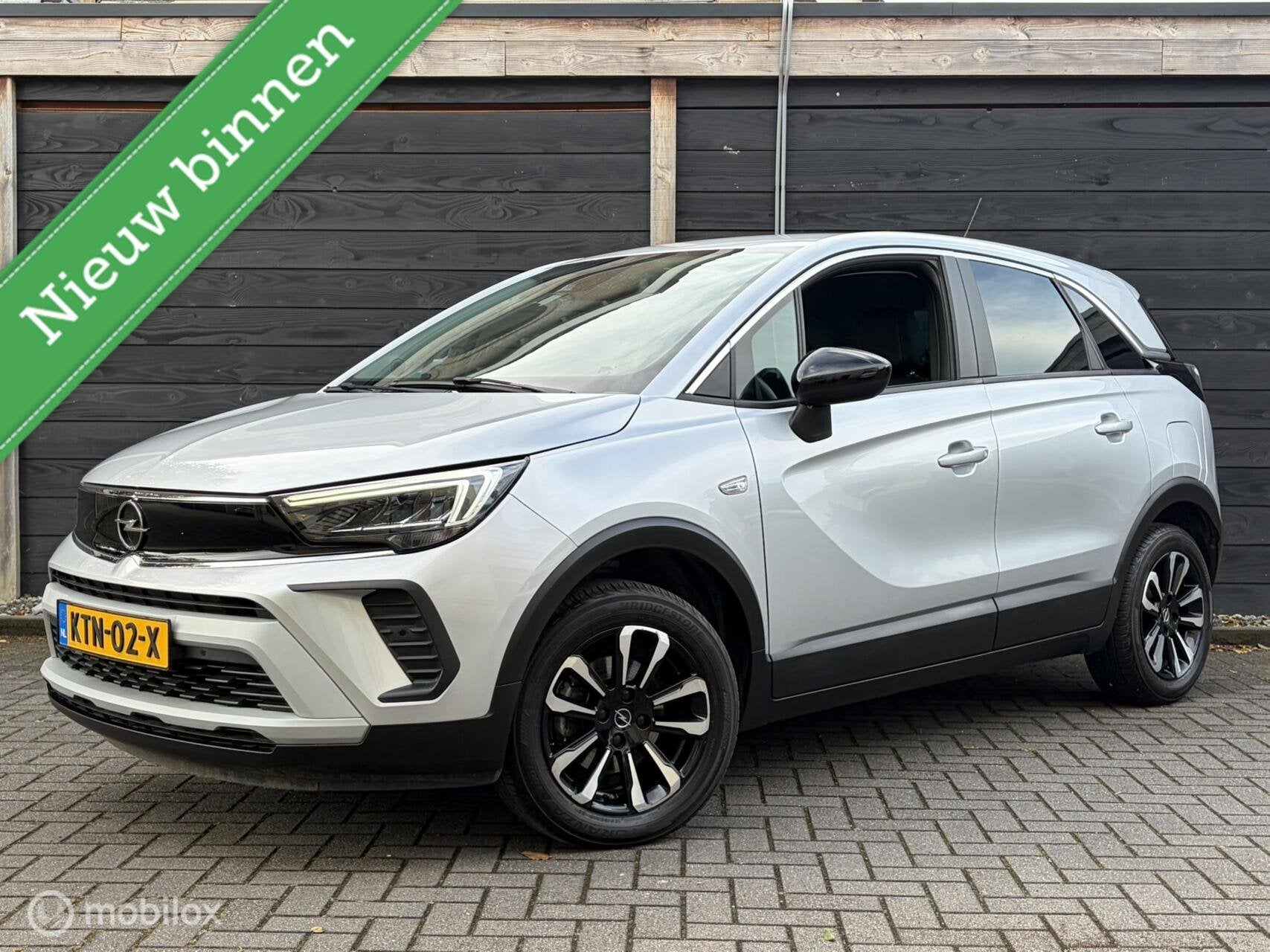 Opel Crossland 1.2 Turbo Bus. Elegance FM nav en carplay / L, Auto's, Voorwielaandrijving, Gebruikt, Zwart, 1199 cc