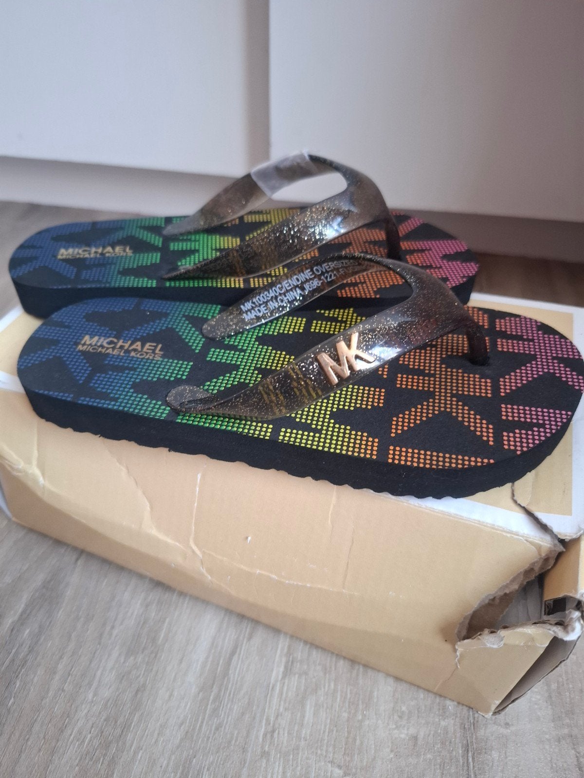 Michael Kors slippers zwart s22 teenslipper maat 32, Michael Kors, Ophalen of Verzenden, Nieuw