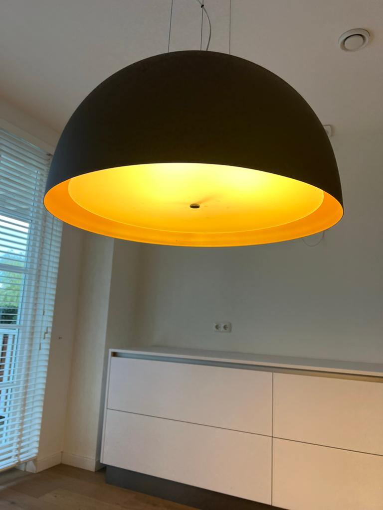 Zwarte designlamp met glazen plaat, Ophalen, Zo goed als nieuw