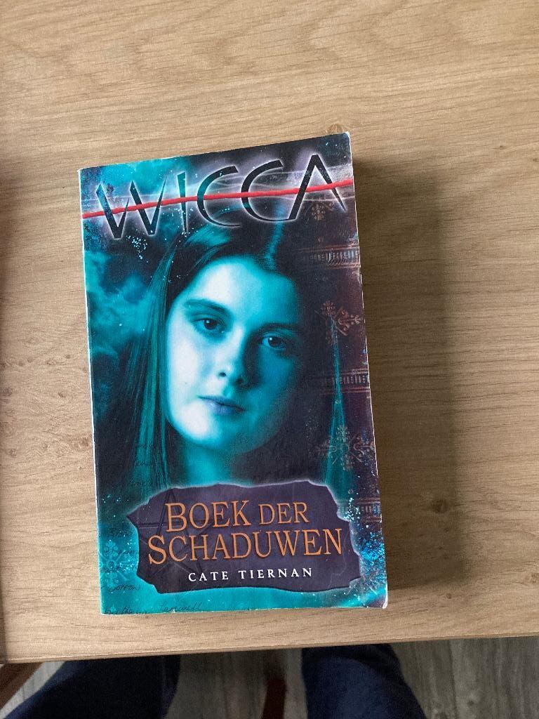 Boek Cate Tiernan, Ophalen of Verzenden, Gelezen