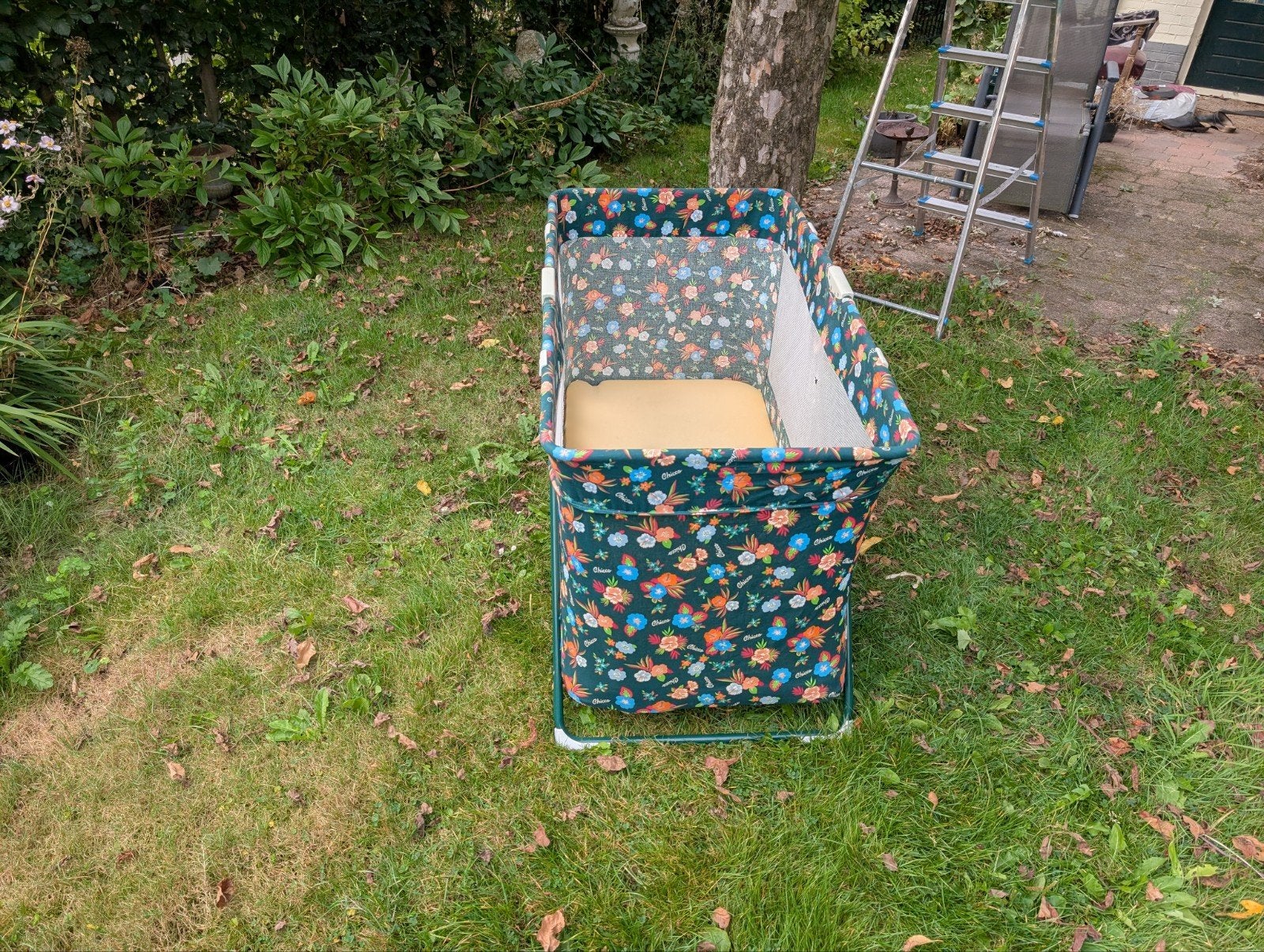 Campingbedje, Ophalen, Zo goed als nieuw, Minder dan 50 cm