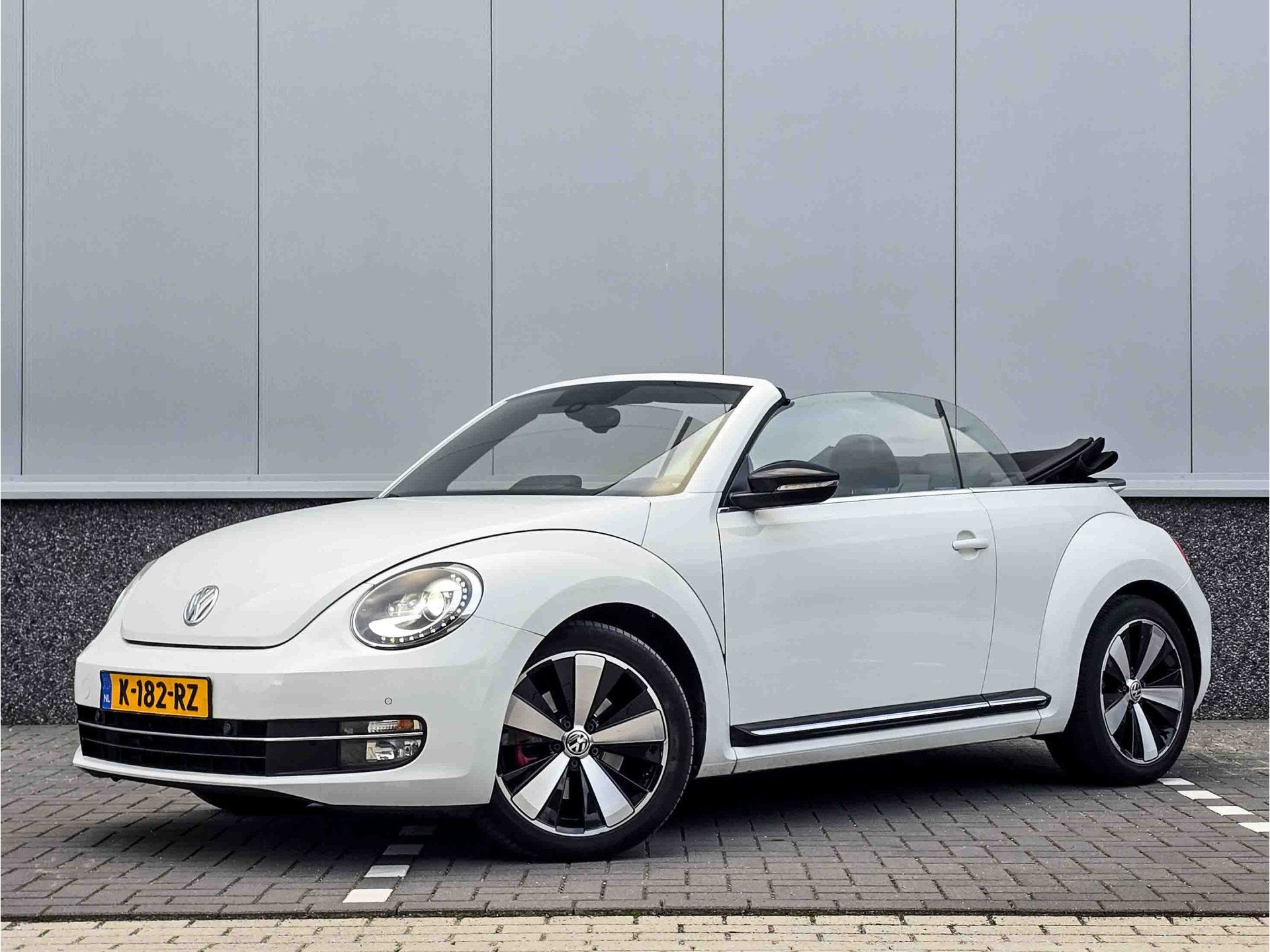 Volkswagen Beetle Cabriolet 2.0 TSI Sport | Leder | Fender S, Auto's, Euro 5, Gebruikt, 4 cilinders, 4 stoelen