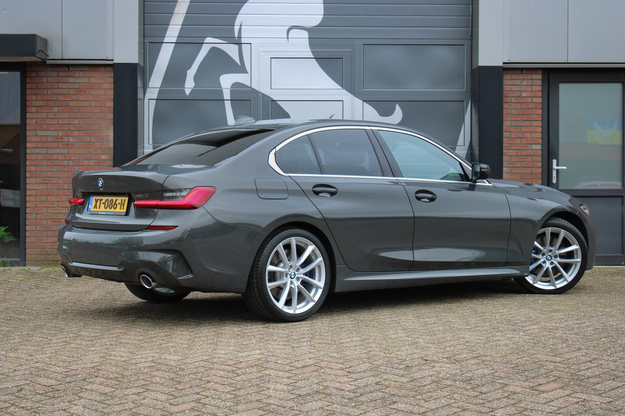BMW 3-serie 330i High Executive Edition M-sport / Dravit Gra, Automaat, 1998 cc, Achterwielaandrijving, Gebruikt