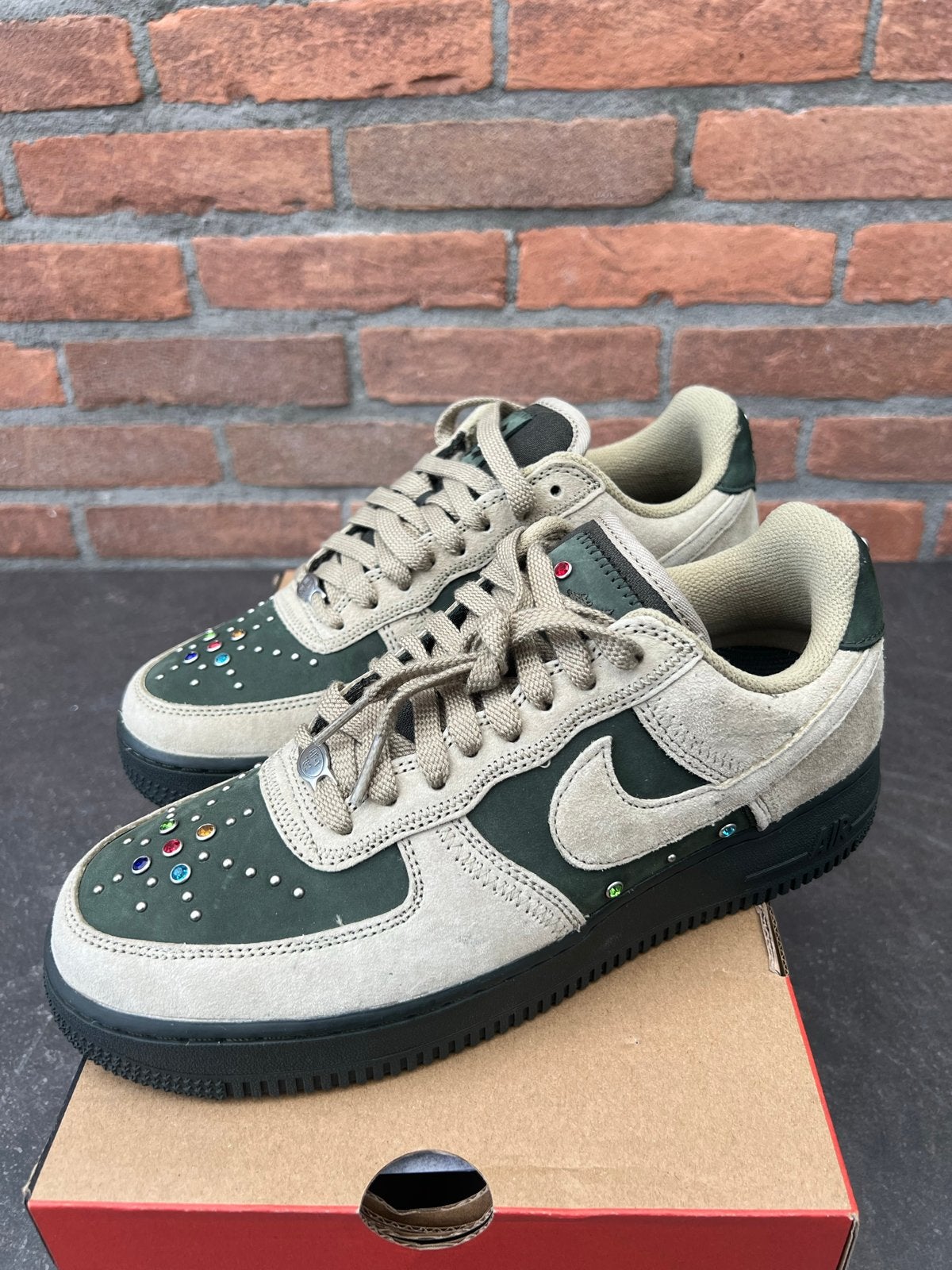 Nike Air Force 1 Retro Dark Army/Neutral Olive (Maat 40,5), Ophalen of Verzenden, Nieuw, Overige kleuren, Sneakers of Gympen