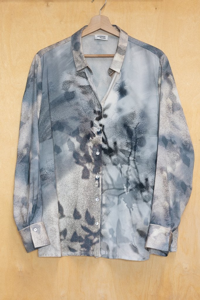 Sommermann prachtige ijsblauwe satijnen bloese met print XL, Maat 46/48 (XL) of groter, Ophalen of Verzenden, Zo goed als nieuw