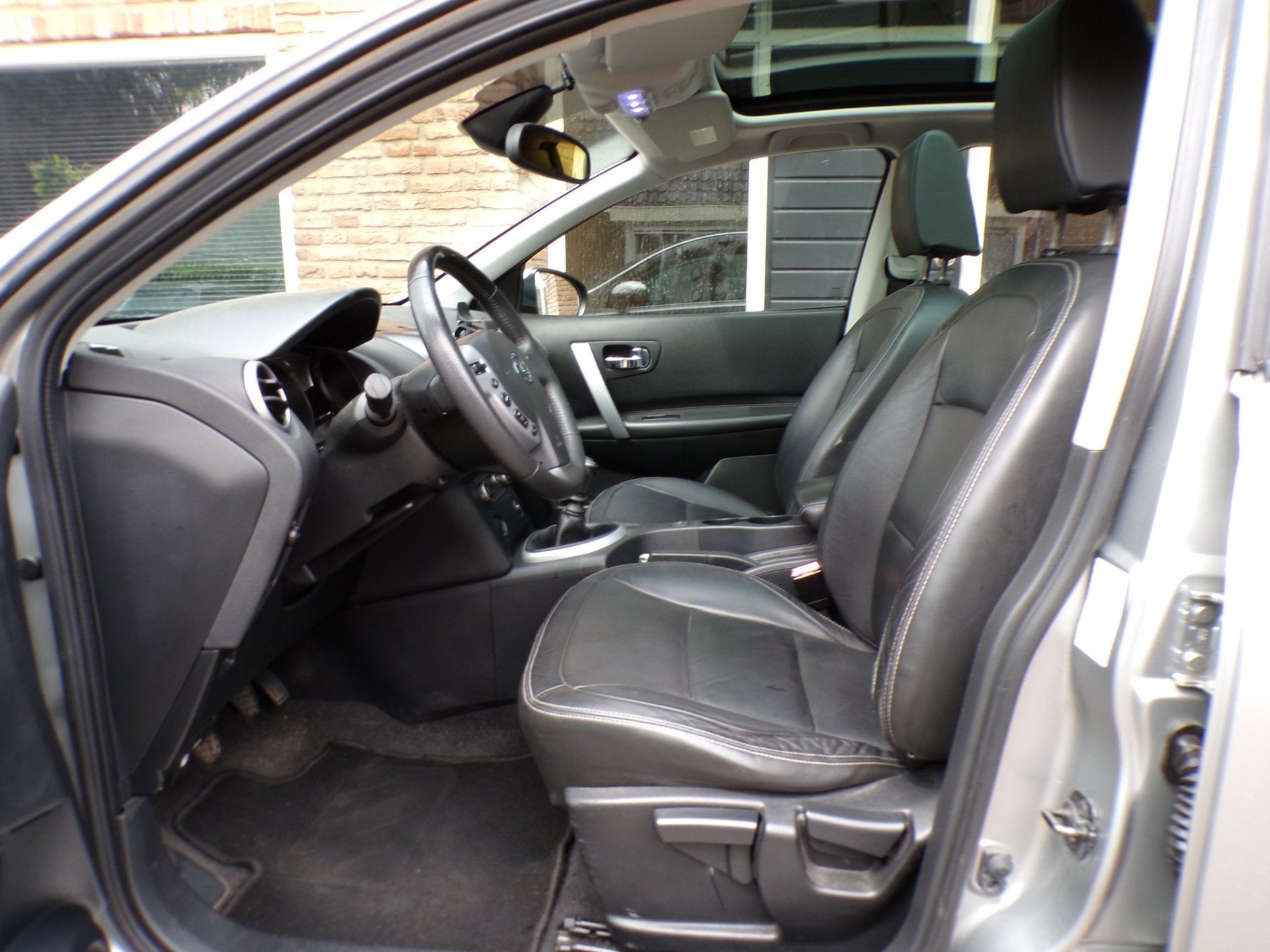 Nissan Qashqai 2.0 Tekna Premium Clima / leder / Panoramadak, Auto's, Voorwielaandrijving, Gebruikt, Zwart, 4 cilinders
