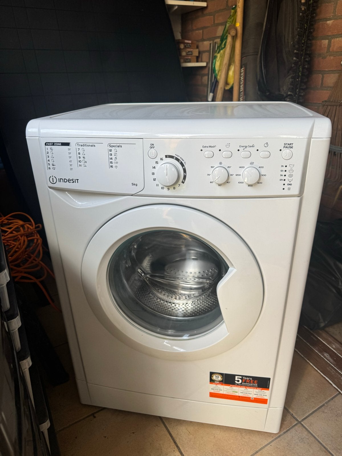 Indesit Wasmachine 5kg, Ophalen, 1200 tot 1600 toeren, Gebruikt, 4 tot 6 kg