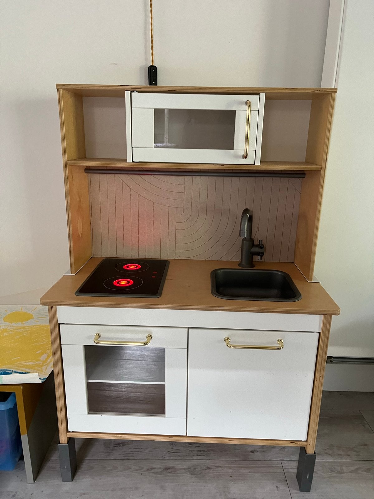 IKEA DUKTIG Speelkeuken met magnetron en kookplaat, Ophalen, Zo goed als nieuw, Hout, Speelkeuken