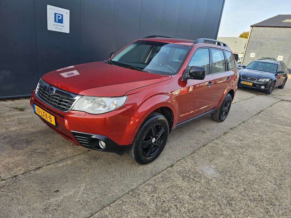 Subaru Forester 2.0 110KW AWD 2010 Rood, 1994 cc, Stof, Zwart, 4 cilinders
