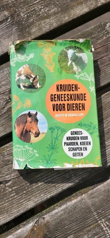 Kruidengeneeskunde voor Dieren - Juliette de Bairacli Levy, Ophalen of Verzenden, Gelezen, Honden